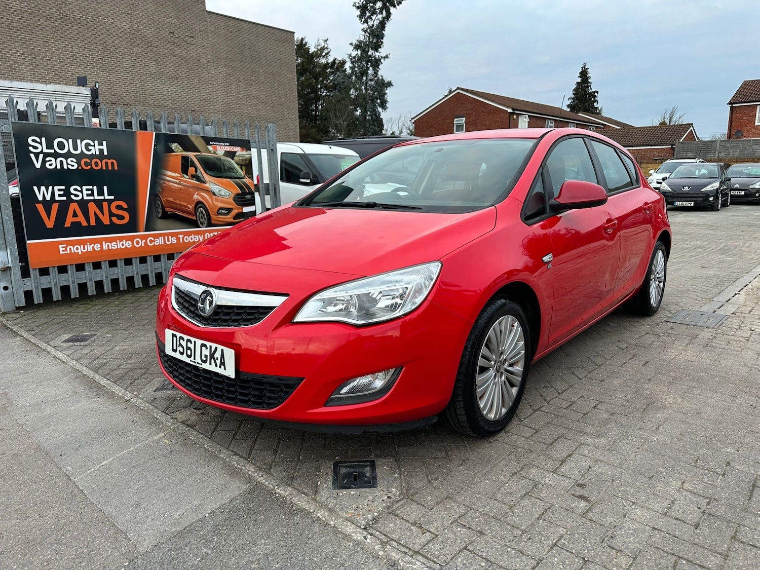 Used Vauxhall Astra 2011 for sale - 77742467: Photo 2