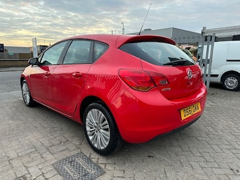 Used Vauxhall Astra 2011 for sale - 77742467: Photo