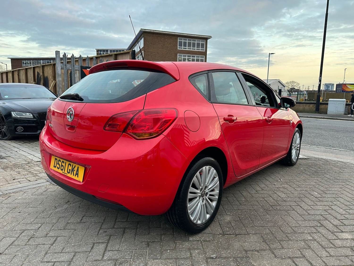 Used Vauxhall Astra 2011 for sale - 77742467: Photo 4