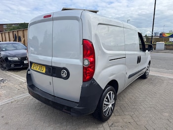 Used Vauxhall Combo 2017 for sale - 78817655: Photo