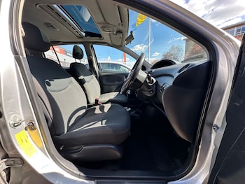 Used Toyota Yaris 2005 for sale - 78027544: Photo