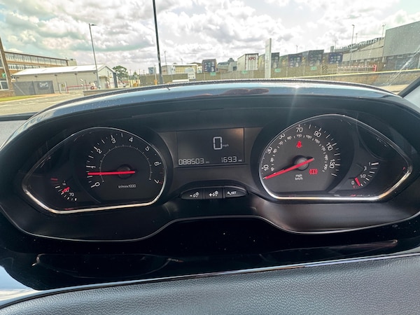 Used Peugeot 208 2012 for sale - 74967086: Photo 8