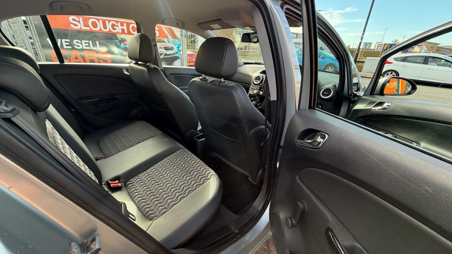 Used Vauxhall Corsa 2015 for sale - 76035505: Photo 5