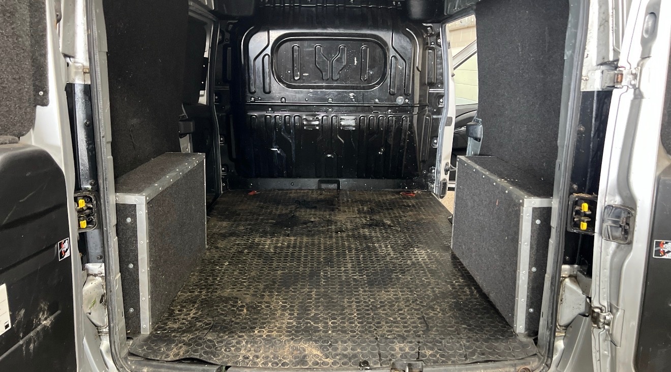 Used Vauxhall Combo 2016 for sale - 77610136: Photo 5