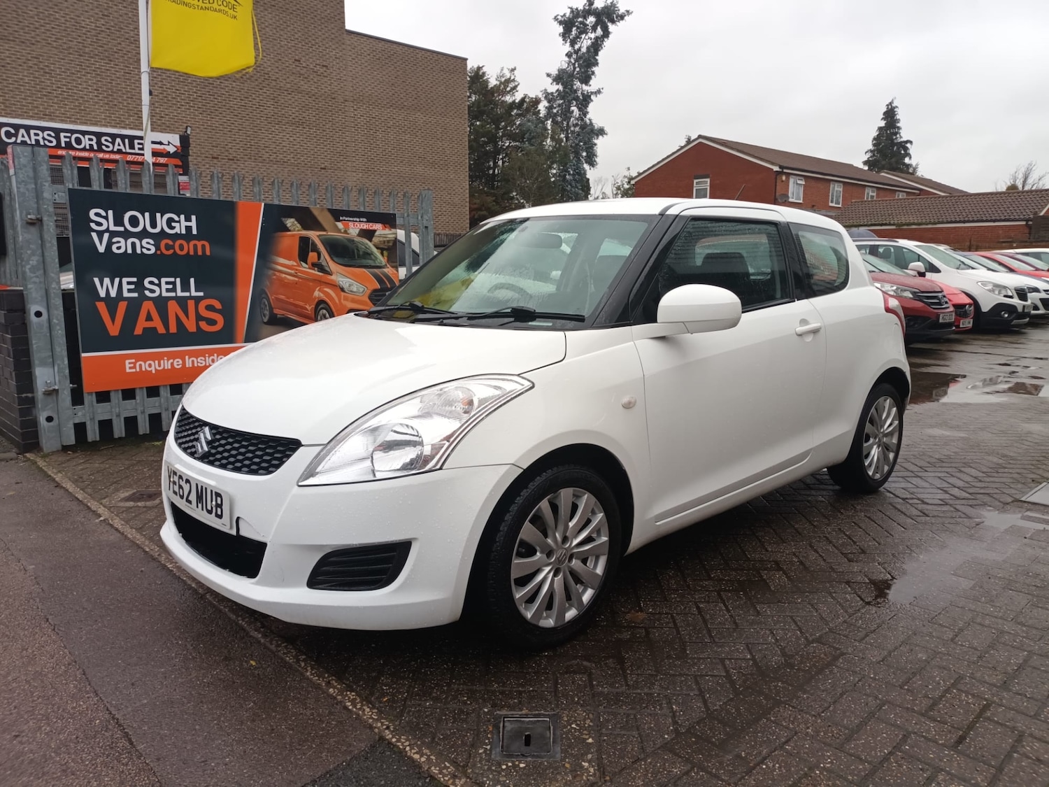 Used Suzuki Swift 2012 for sale - 76668368: Photo 2