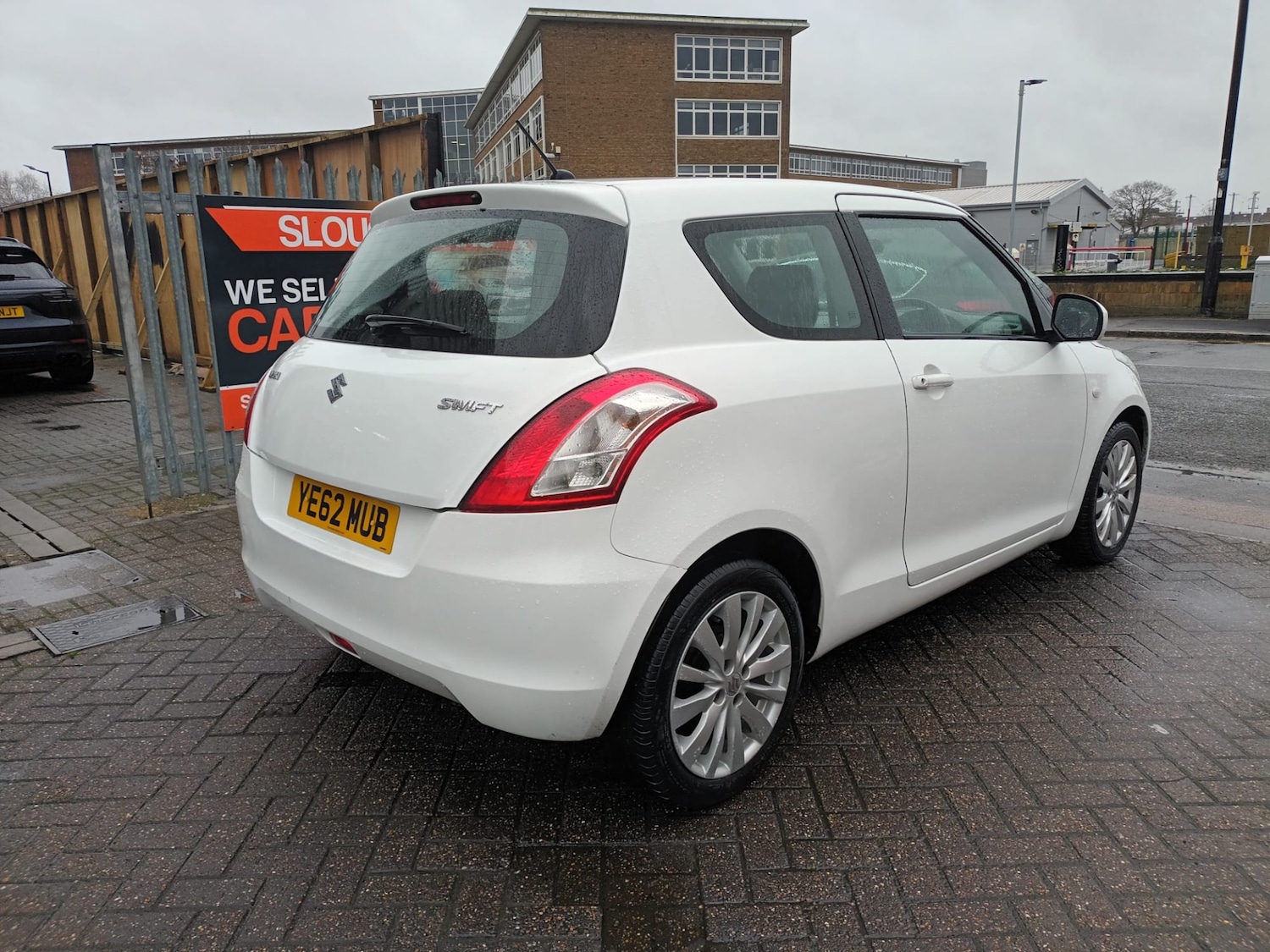 Used Suzuki Swift 2012 for sale - 76668368: Photo 4