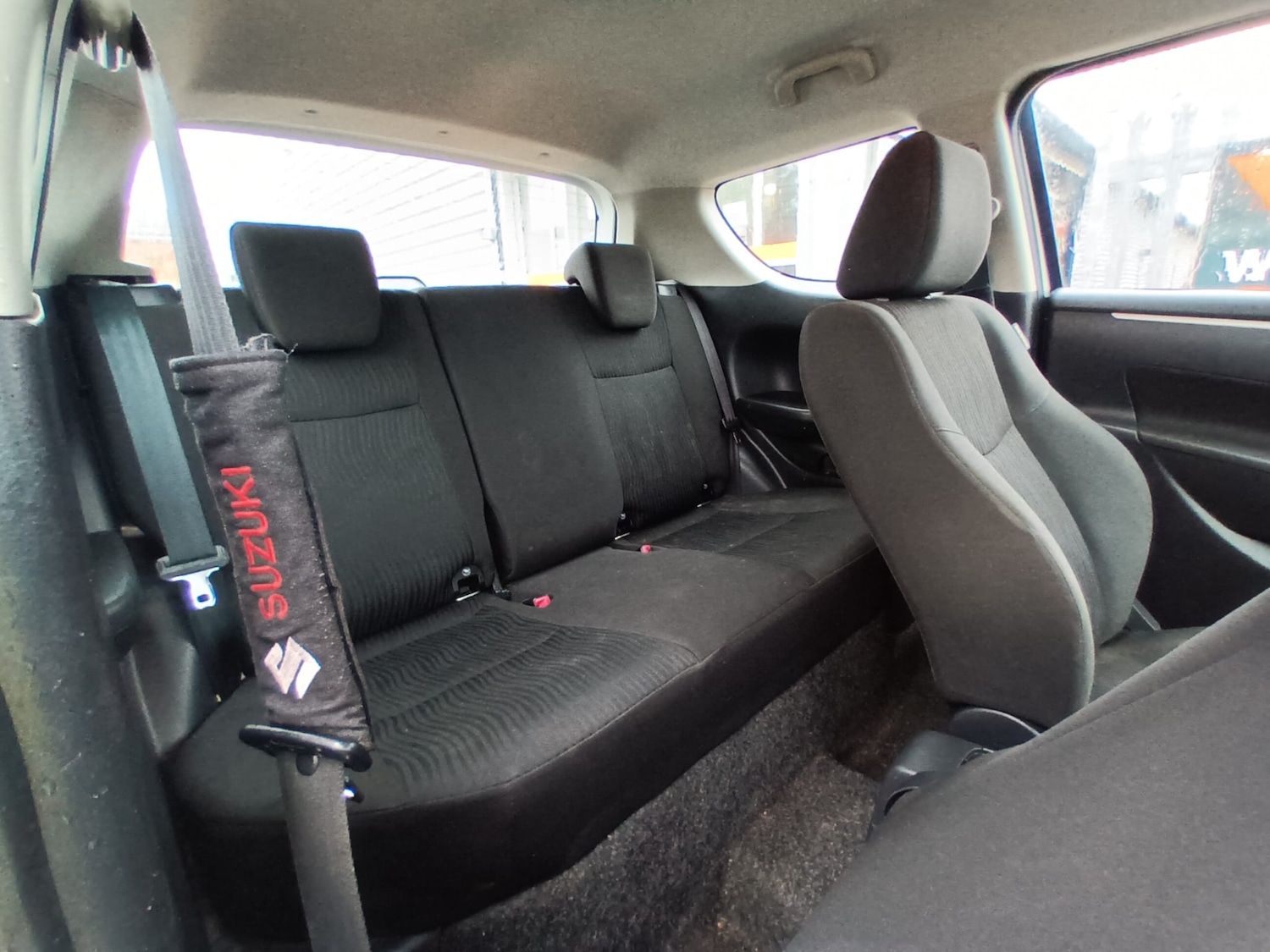 Used Suzuki Swift 2012 for sale - 76668368: Photo 5