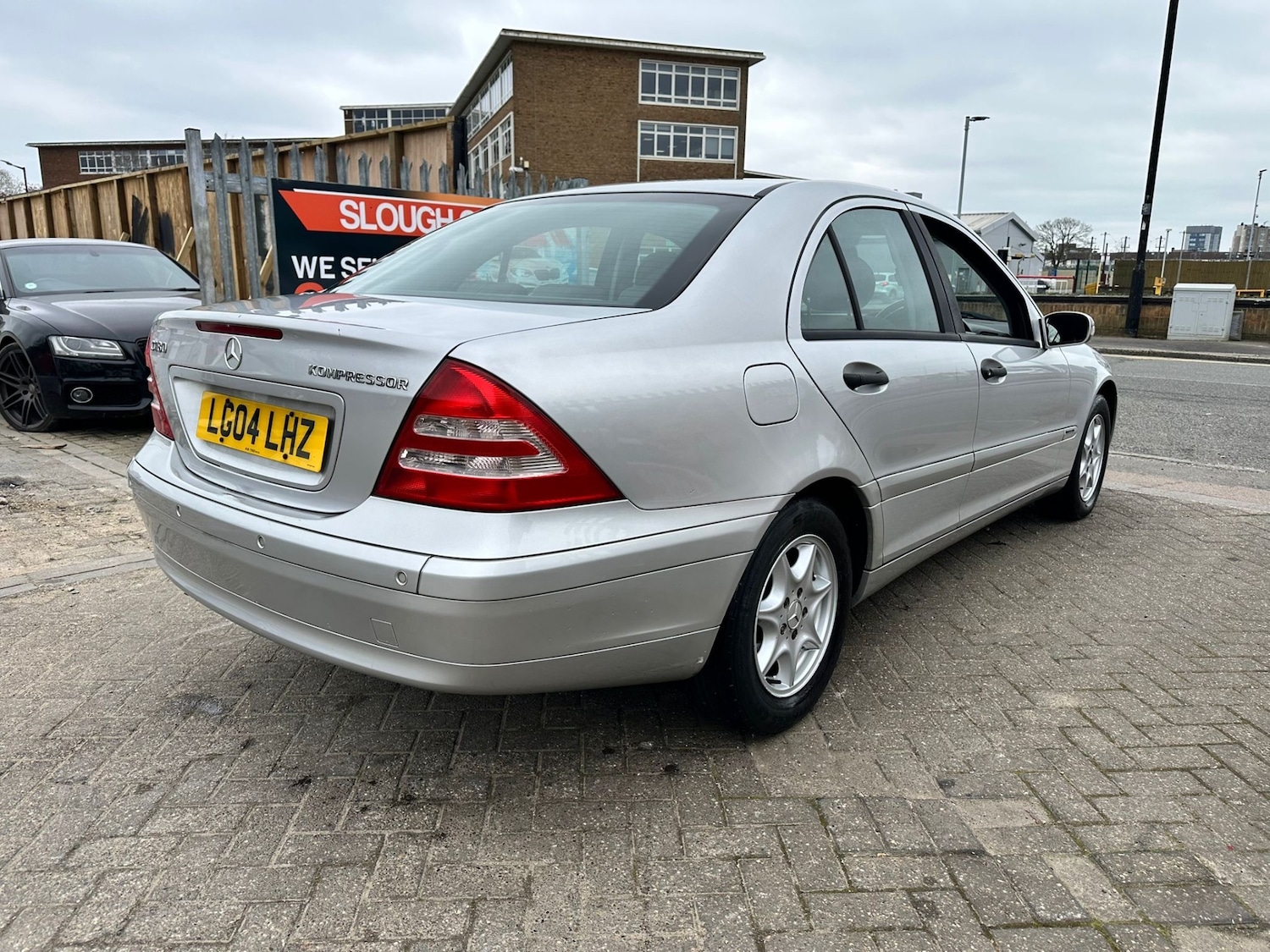 Used Mercedes-Benz C Class 2004 for sale - 77997091: Photo 4