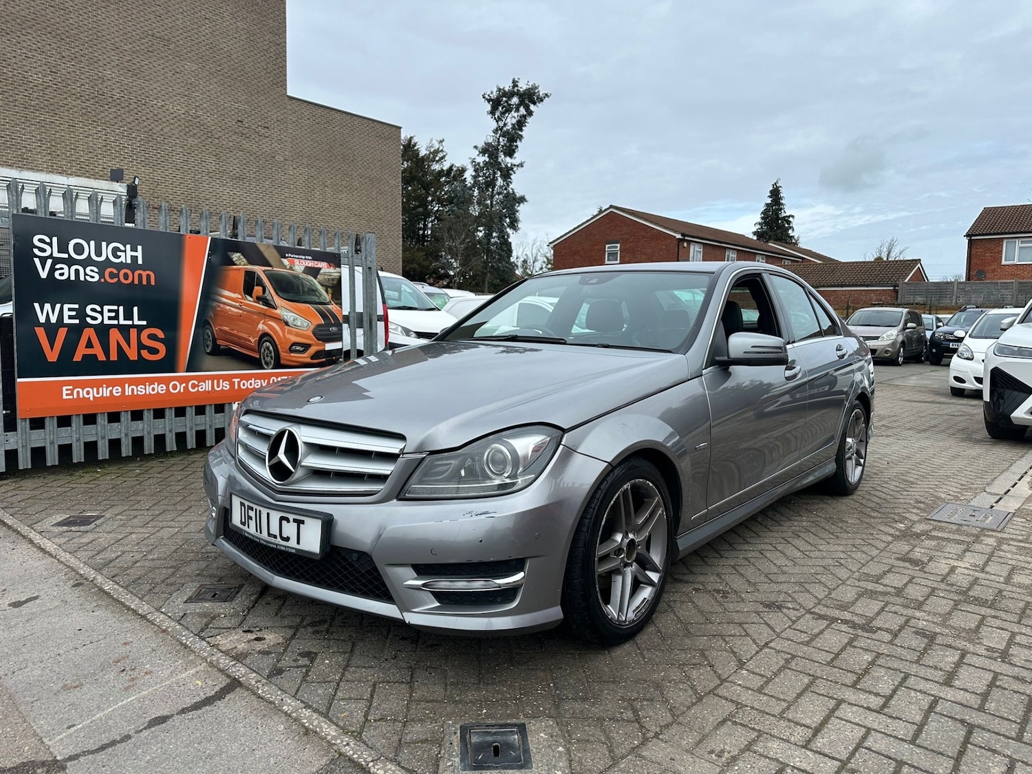 Used Mercedes-Benz C Class 2011 for sale - 77901364: Photo 2