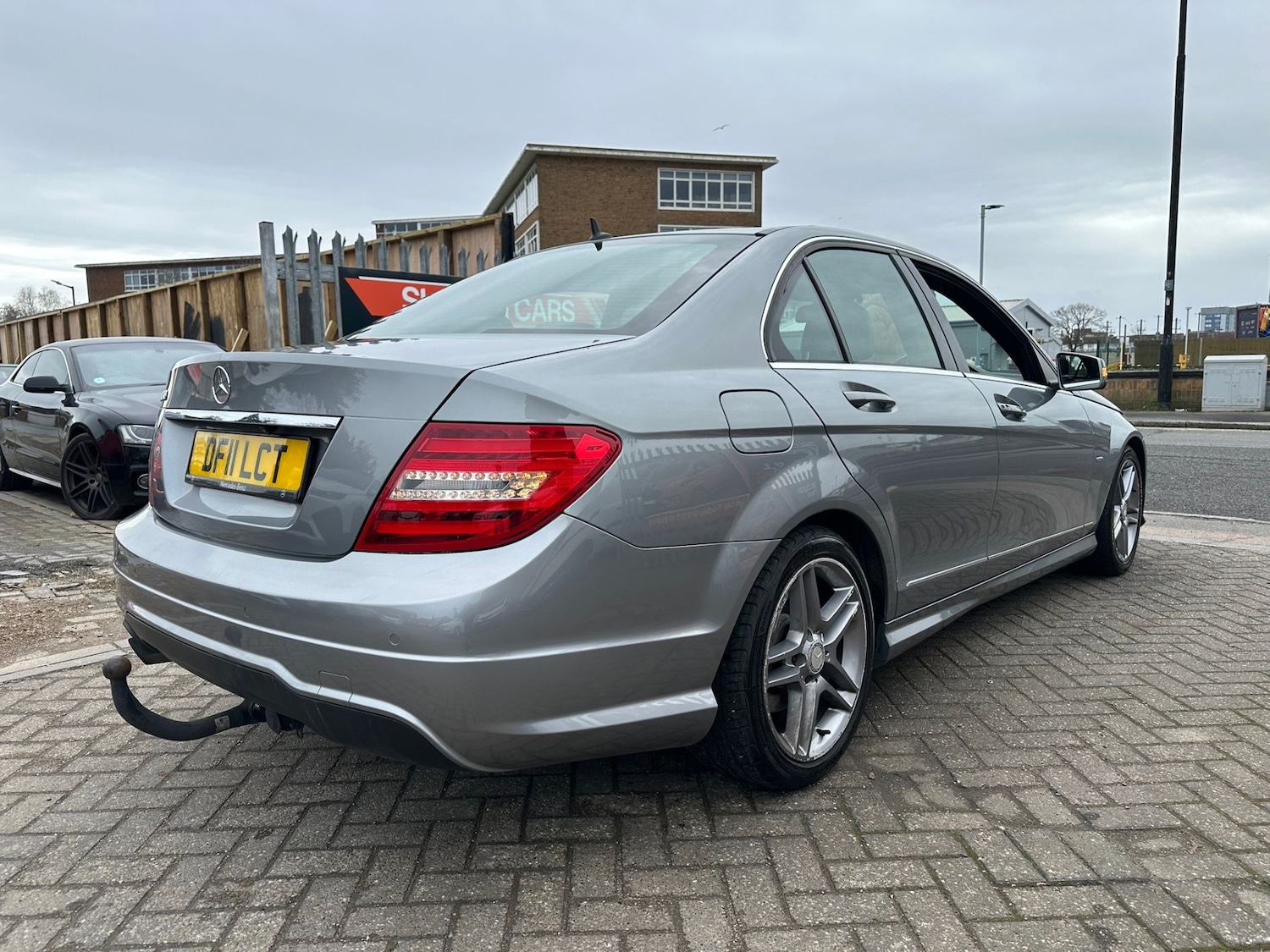 Used Mercedes-Benz C Class 2011 for sale - 77901364: Photo 4