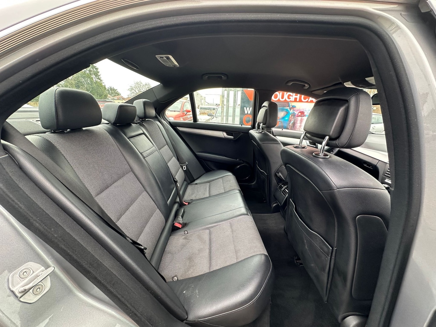 Used Mercedes-Benz C Class 2011 for sale - 77901364: Photo 5