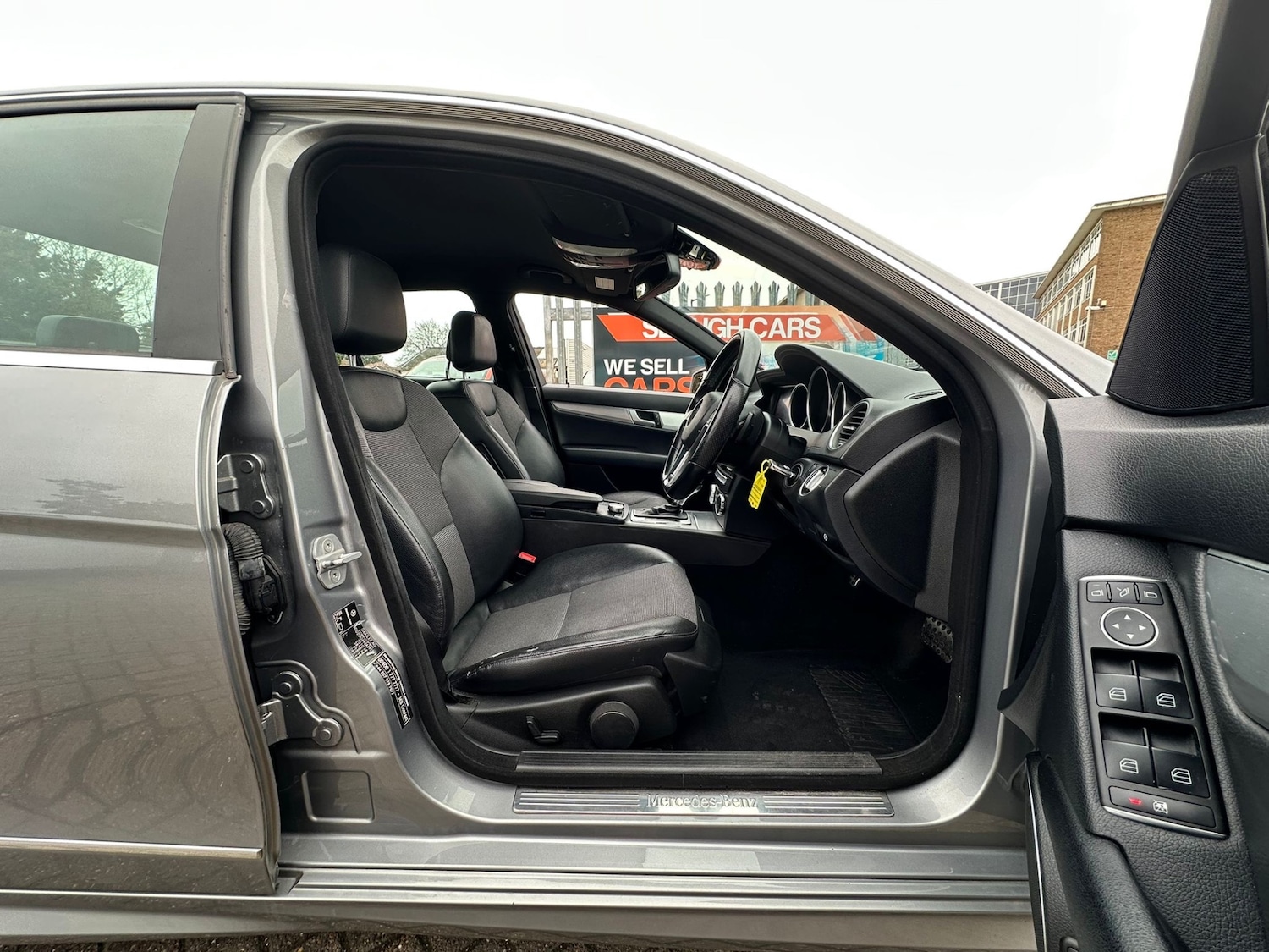 Used Mercedes-Benz C Class 2011 for sale - 77901364: Photo 6