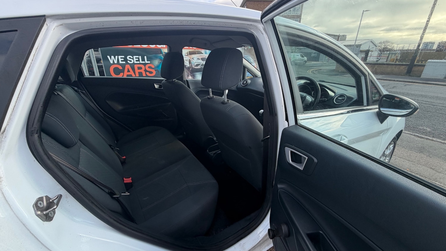 Used Ford Fiesta 2012 for sale - 76638928: Photo 5