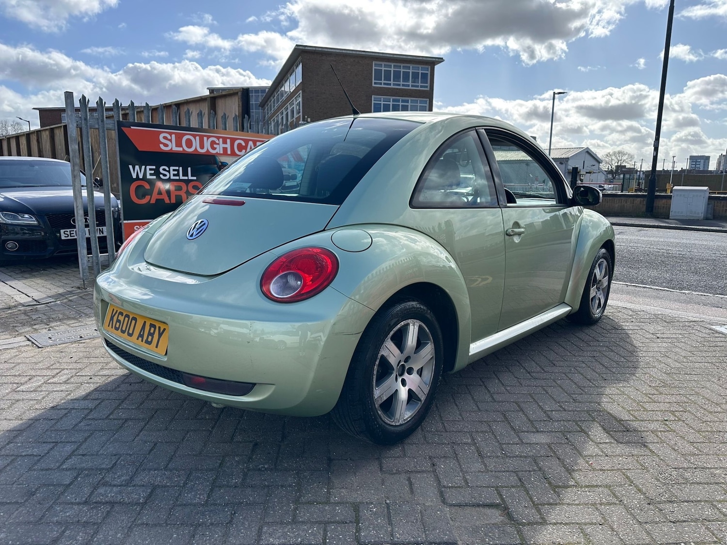 Used Volkswagen Beetle 2006 for sale - 77832054: Photo 4