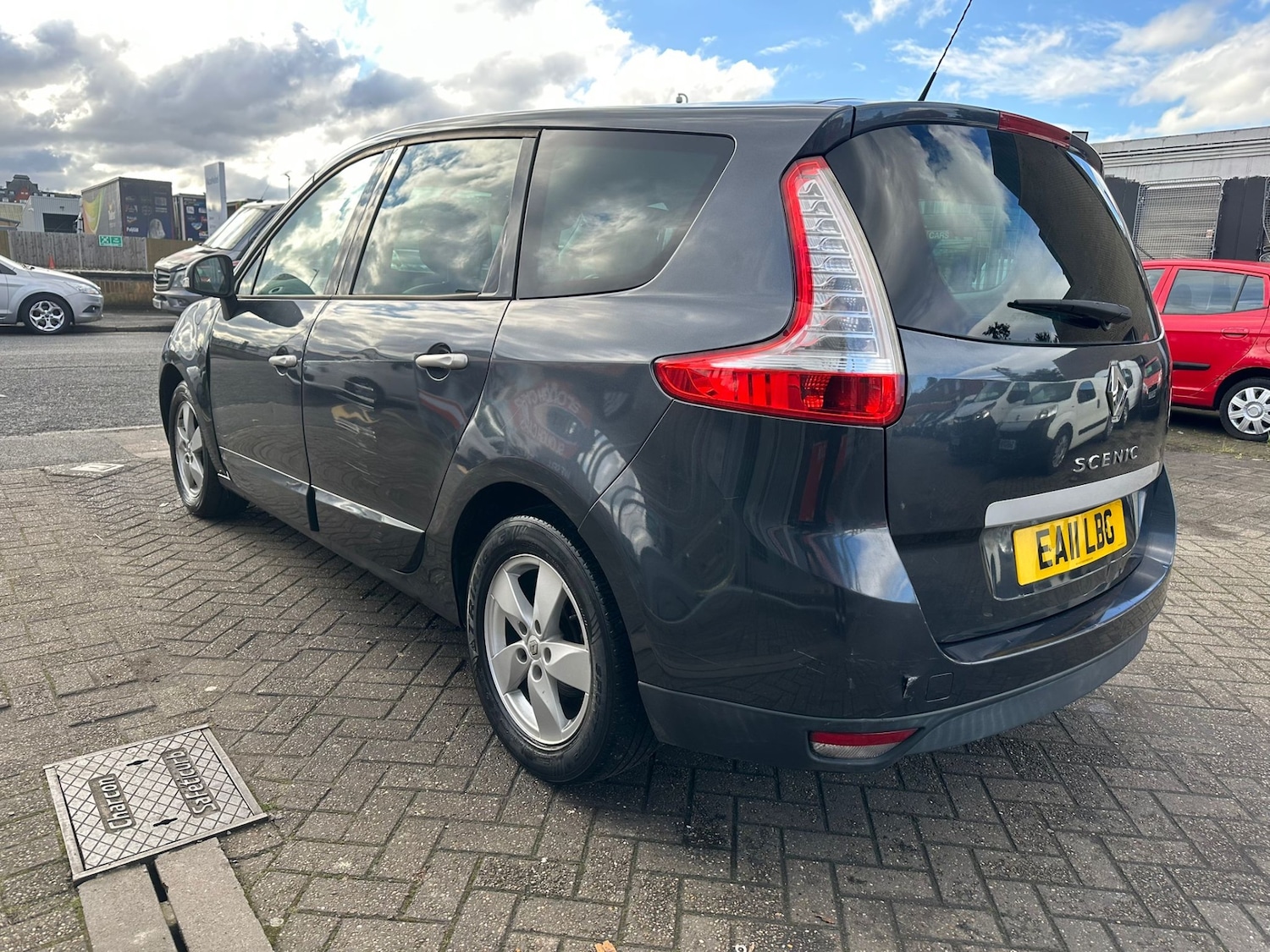 Used Renault Grand Scenic 2011 for sale - 77432804: Photo 3