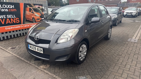 Used Toyota Yaris 2009 for sale - 75773610: Photo 2