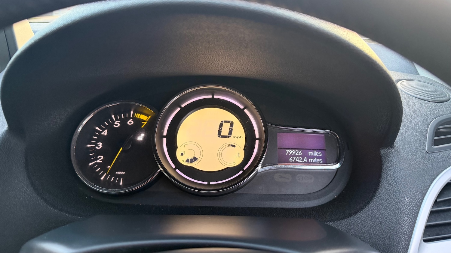 Used Renault Megane 2010 for sale - 77340096: Photo 8