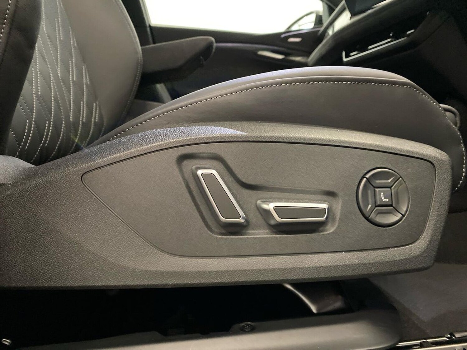 Used Audi Q6 e-tron 2025 for sale - 76770043: Photo 30