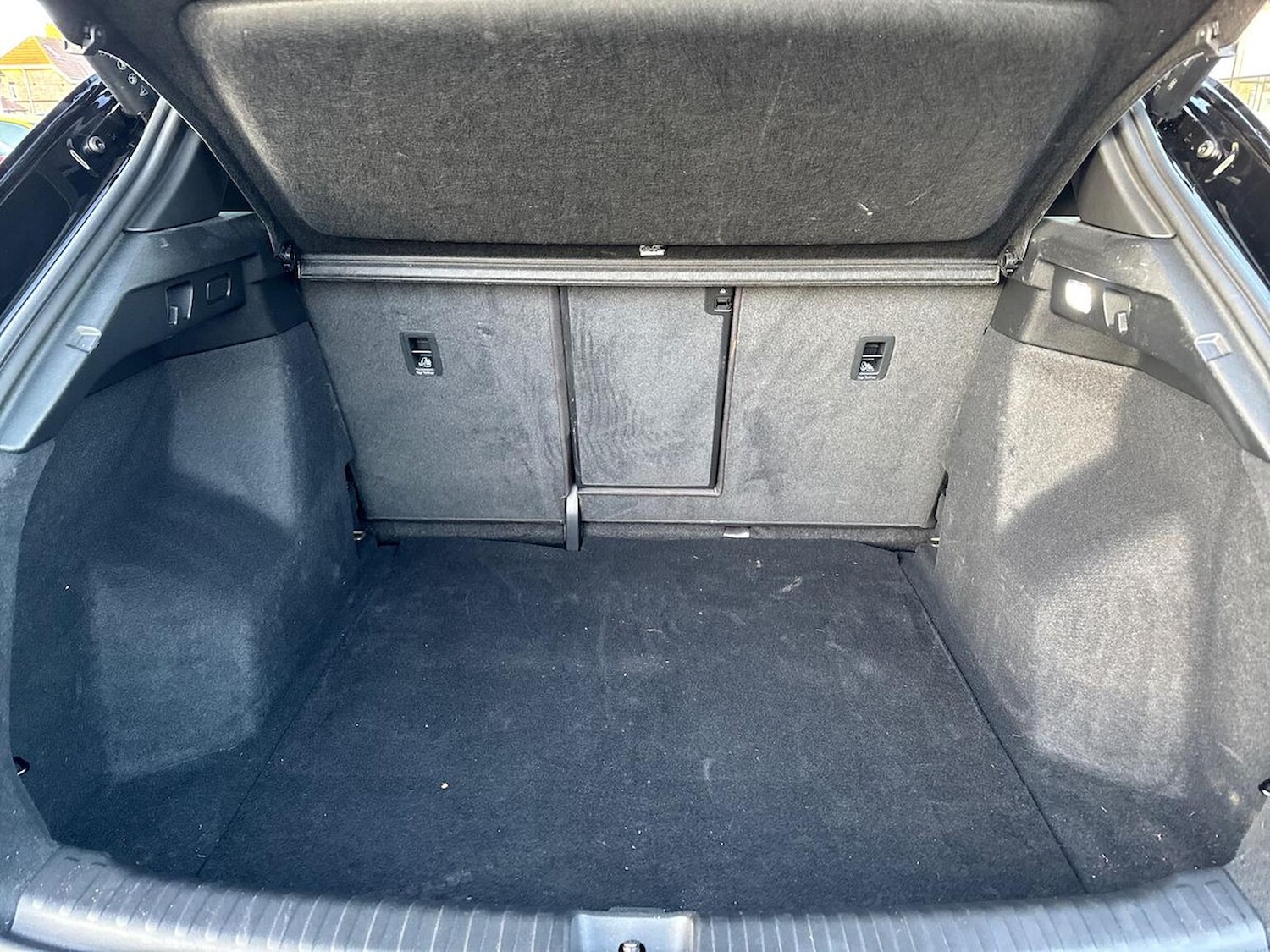 Used Audi Q4 e-tron 2025 for sale - 76853942: Photo 17