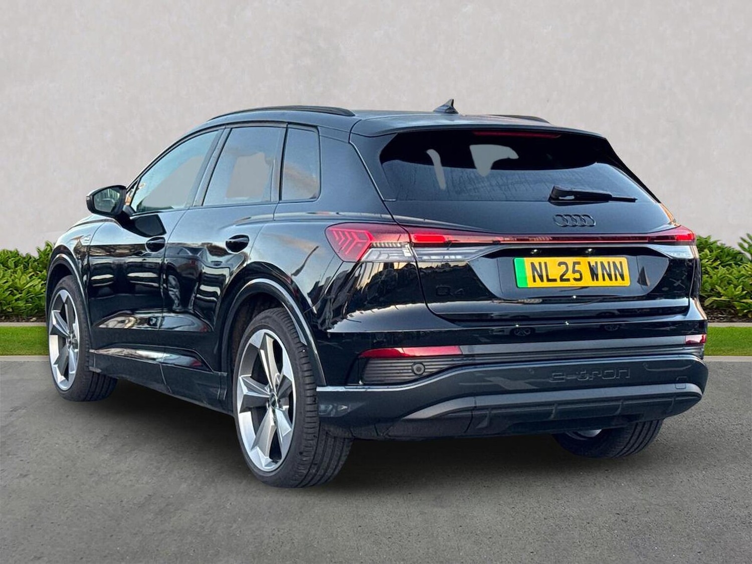 Used Audi Q4 e-tron 2025 for sale - 76853942: Photo 2