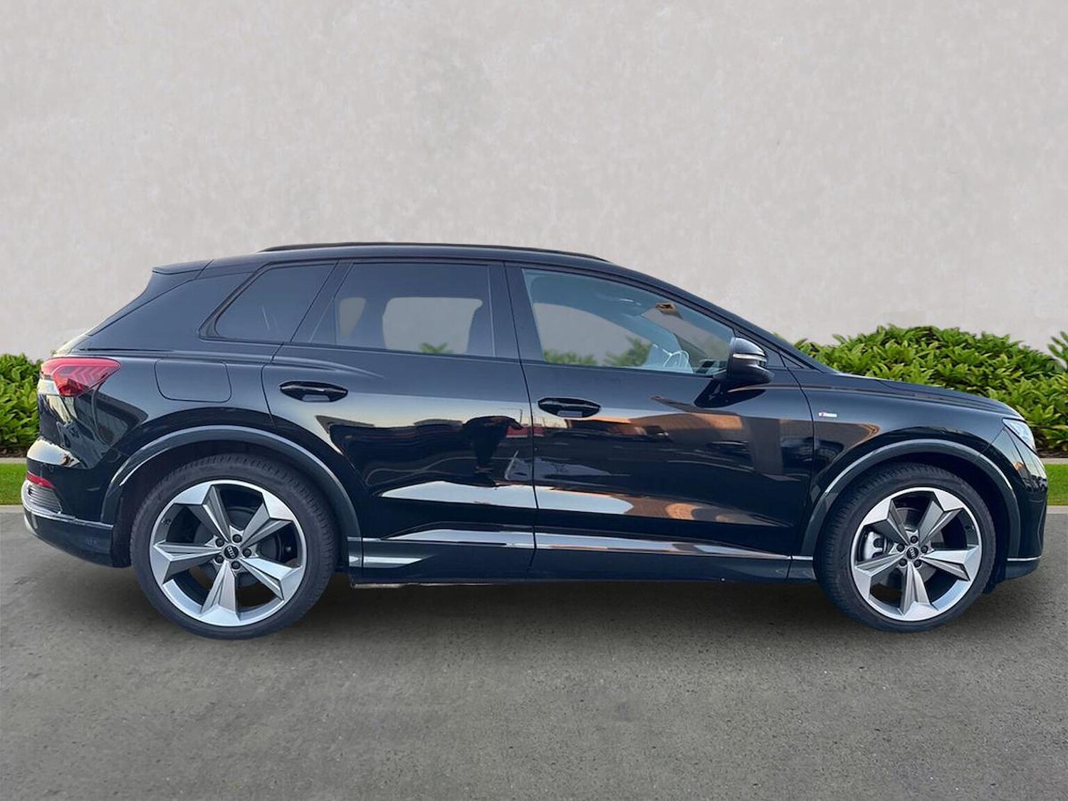 Used Audi Q4 e-tron 2025 for sale - 76853942: Photo 3