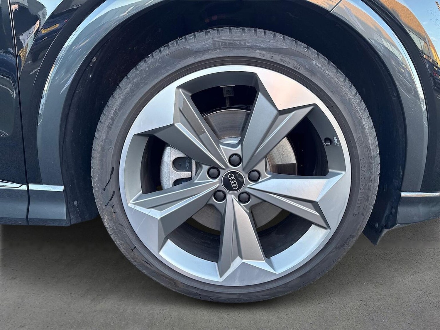 Used Audi Q4 e-tron 2025 for sale - 76853942: Photo 6