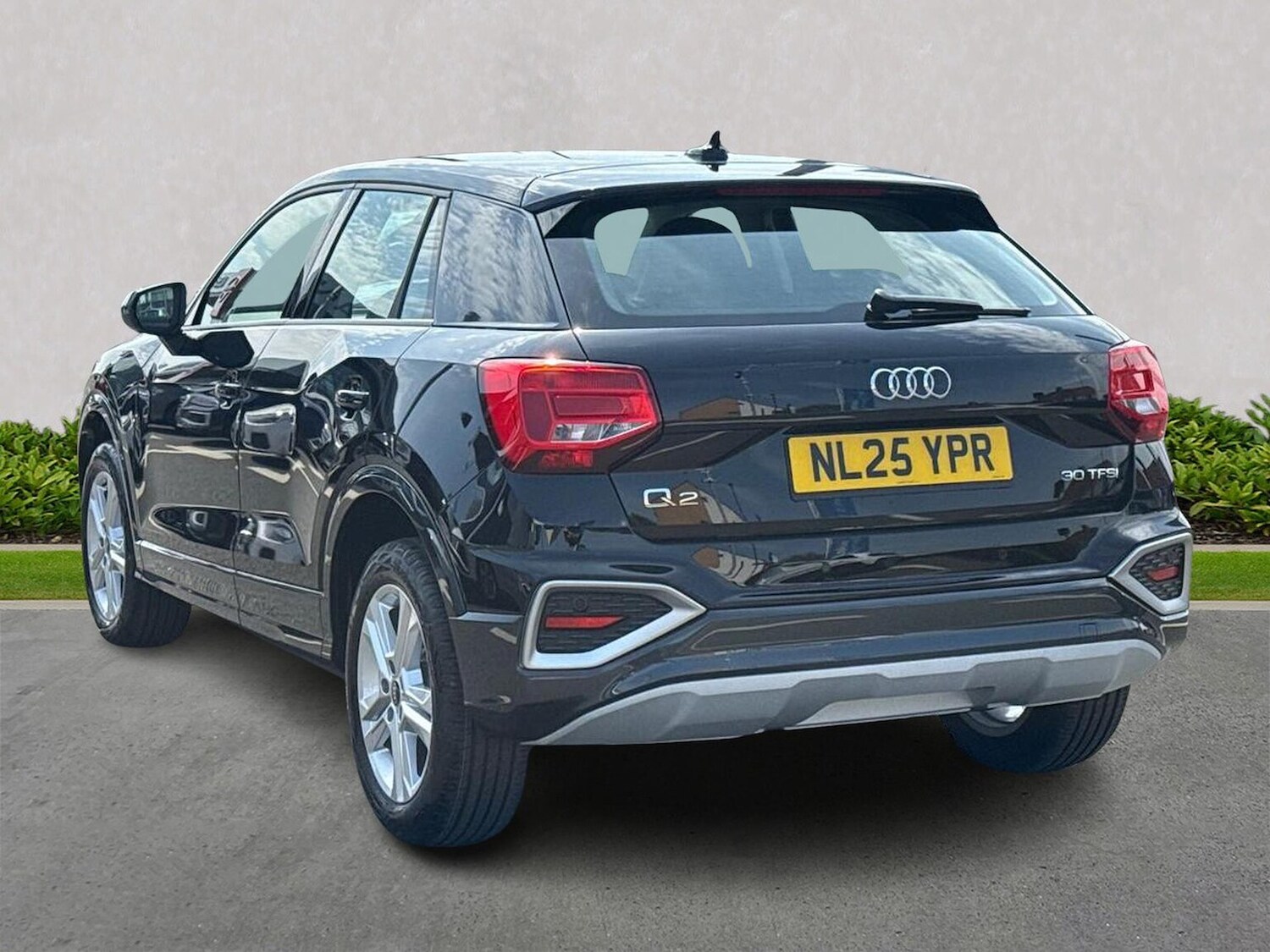 Used Audi Q2 2025 for sale - 76342945: Photo 2