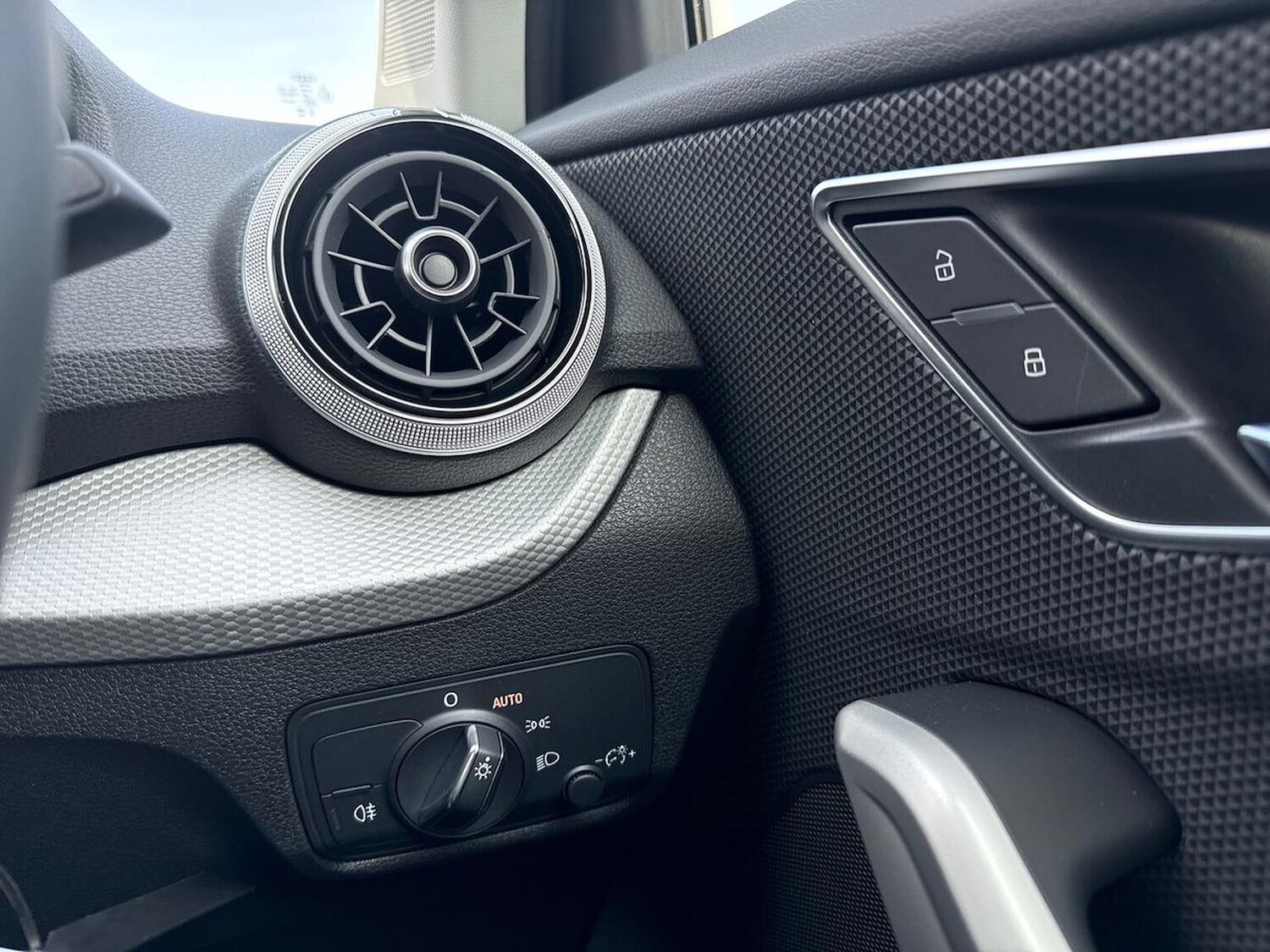 Used Audi Q2 2025 for sale - 76342945: Photo 31