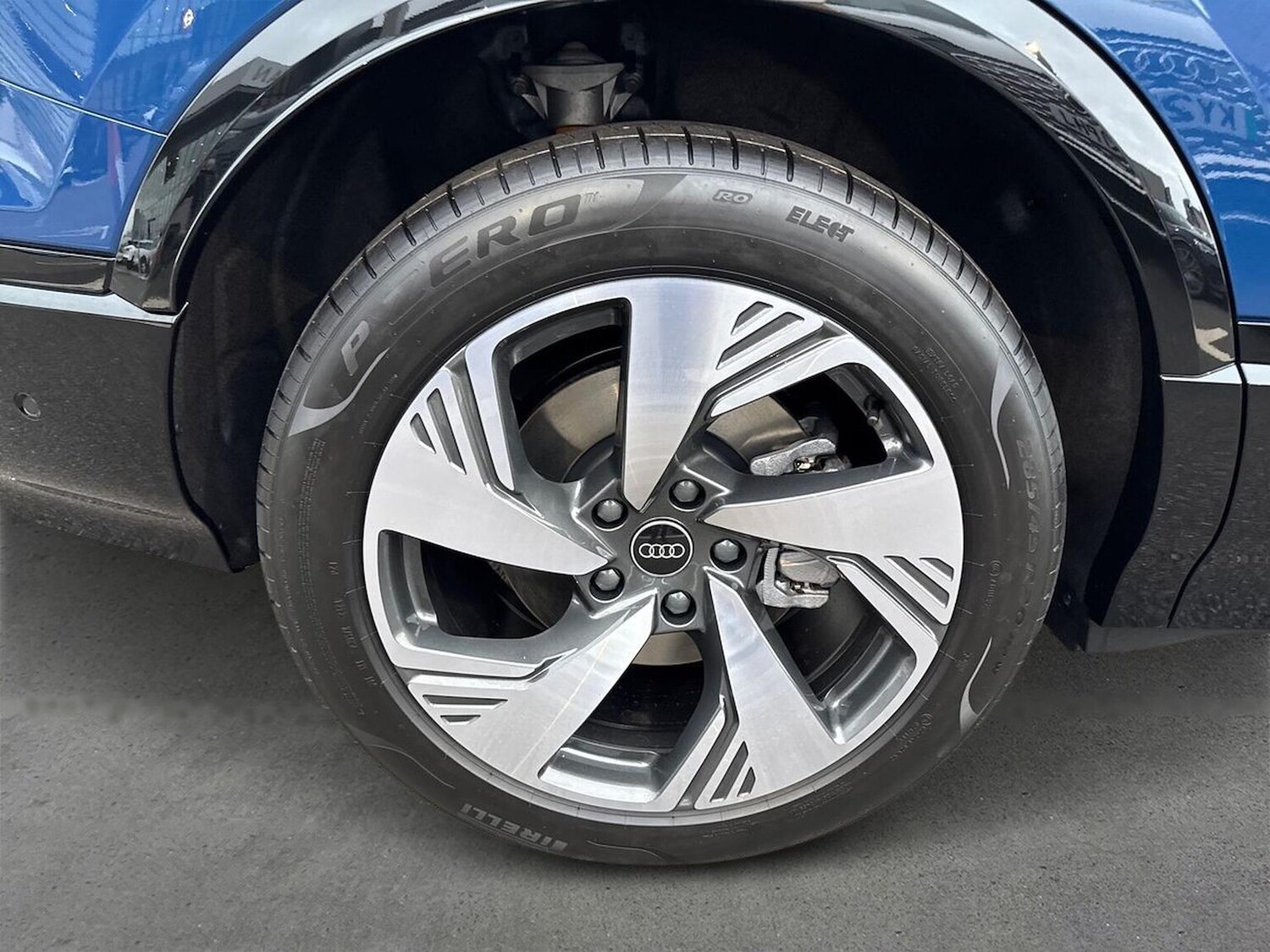 Used Audi Q6 e-tron 2025 for sale - 76171521: Photo 6