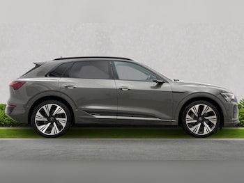 Used Audi Q8 2023 for sale - 79475005: Photo