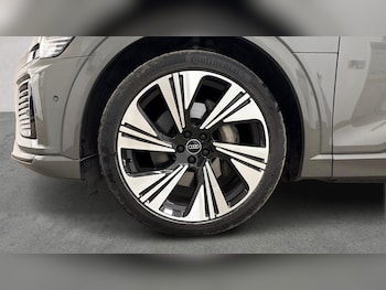 Used Audi Q8 2023 for sale - 79475005: Photo