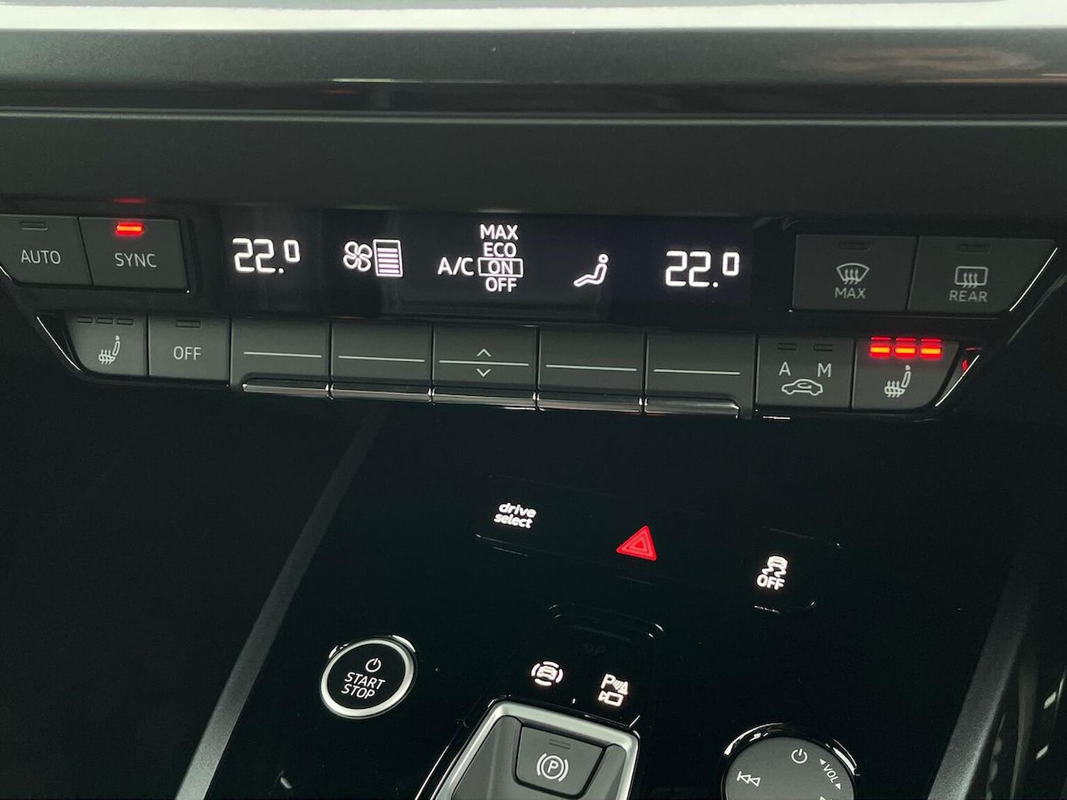 Used Audi Q4 e-tron 2025 for sale - 76369085: Photo 12