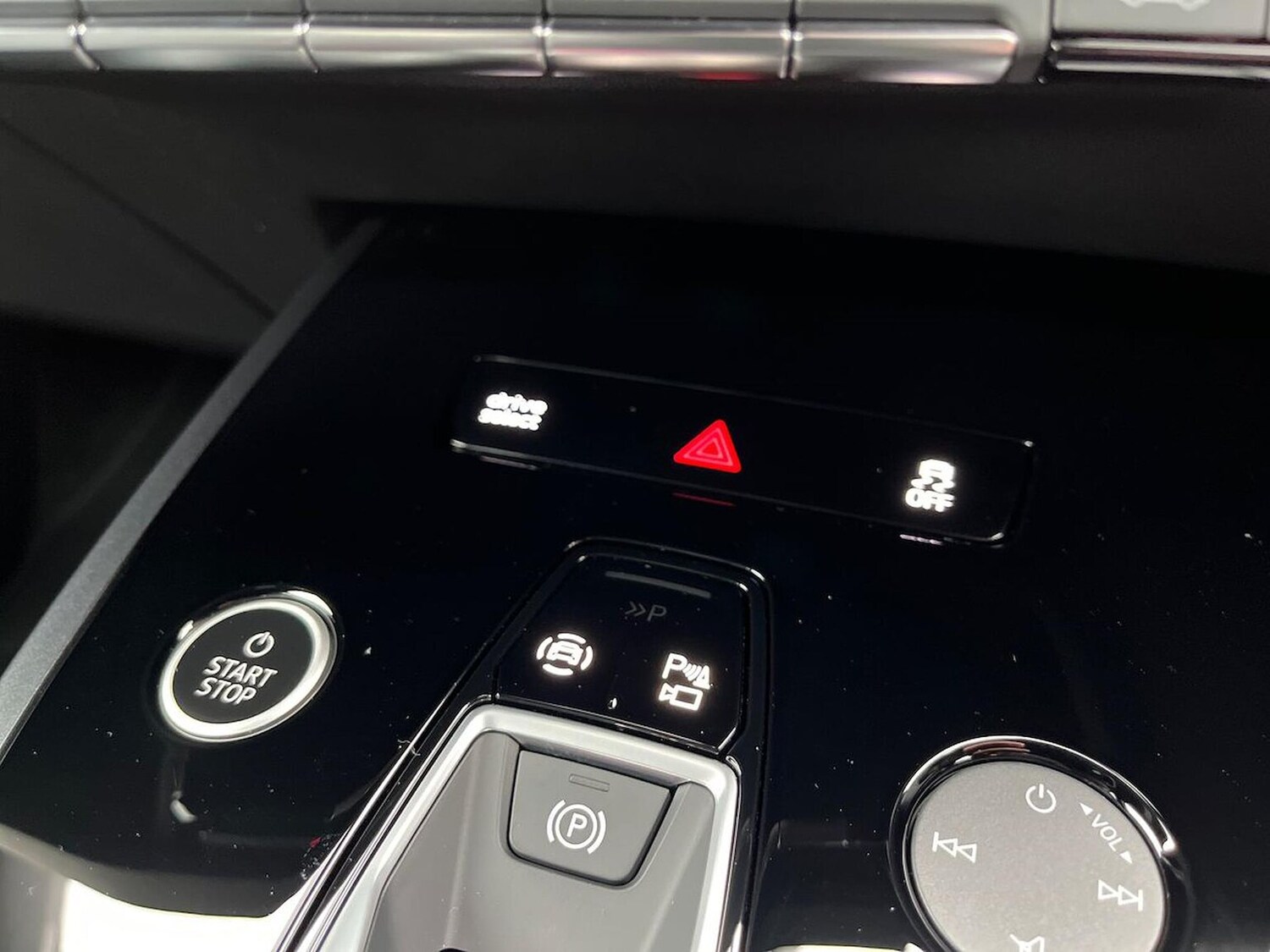 Used Audi Q4 e-tron 2025 for sale - 76369085: Photo 22