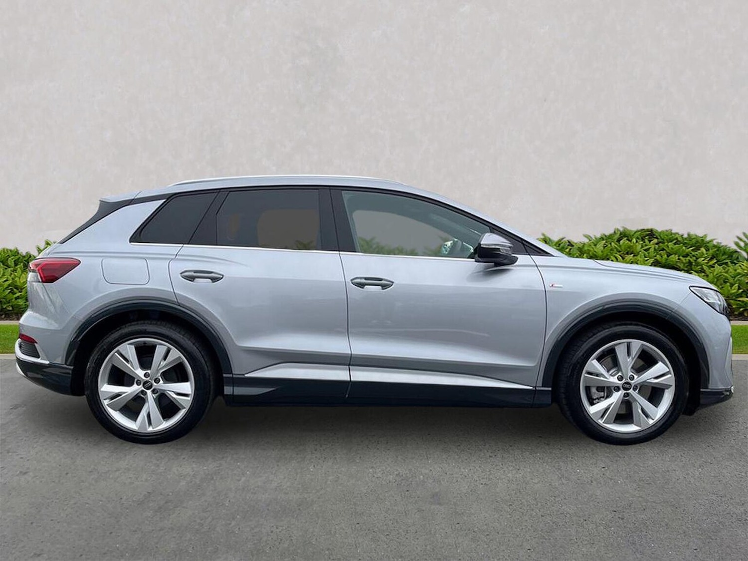 Used Audi Q4 e-tron 2025 for sale - 76369085: Photo 3