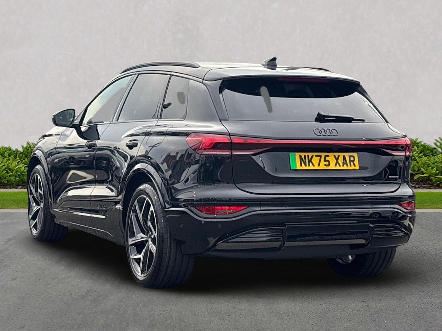 Used Audi Q6 e-tron 2025 for sale - 76762444: Photo 2