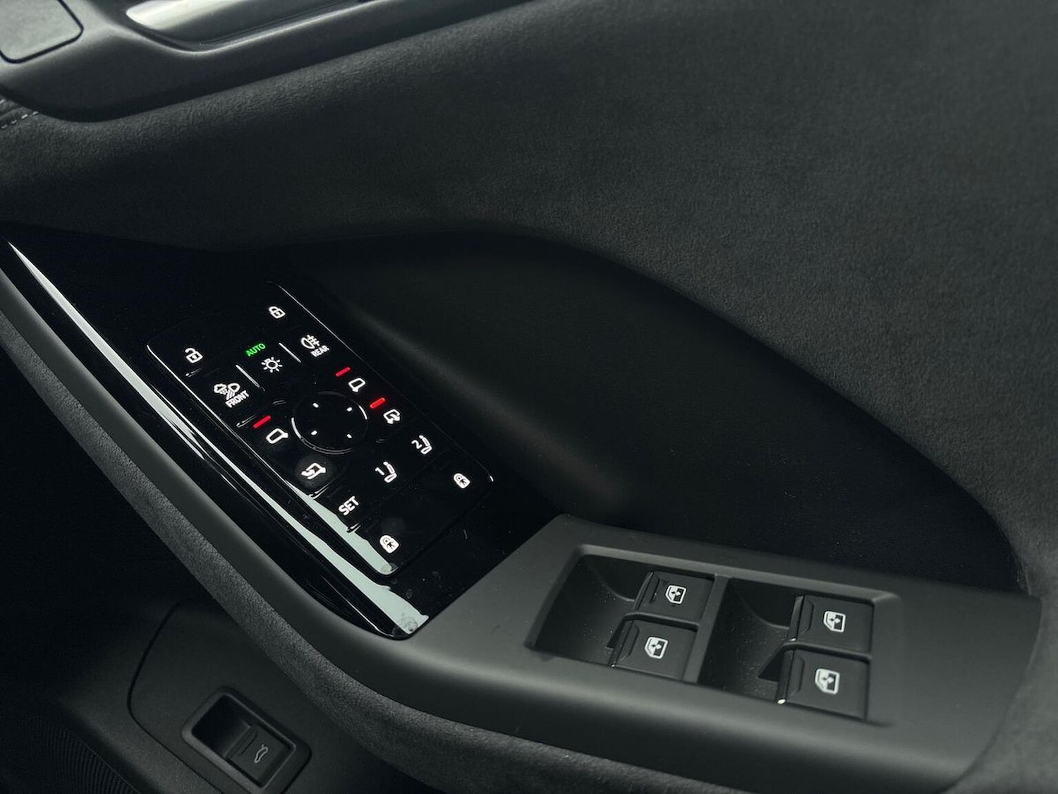 Used Audi Q6 e-tron 2025 for sale - 76762444: Photo 21