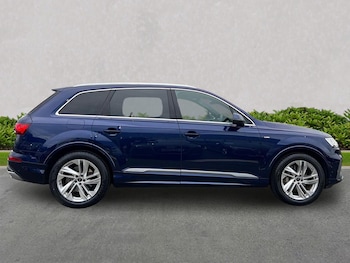 Used Audi Q7 2023 for sale - 77916102: Photo
