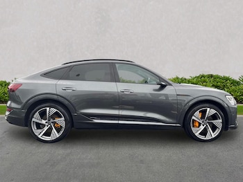 Used Audi e-tron 2022 for sale - 77743206: Photo