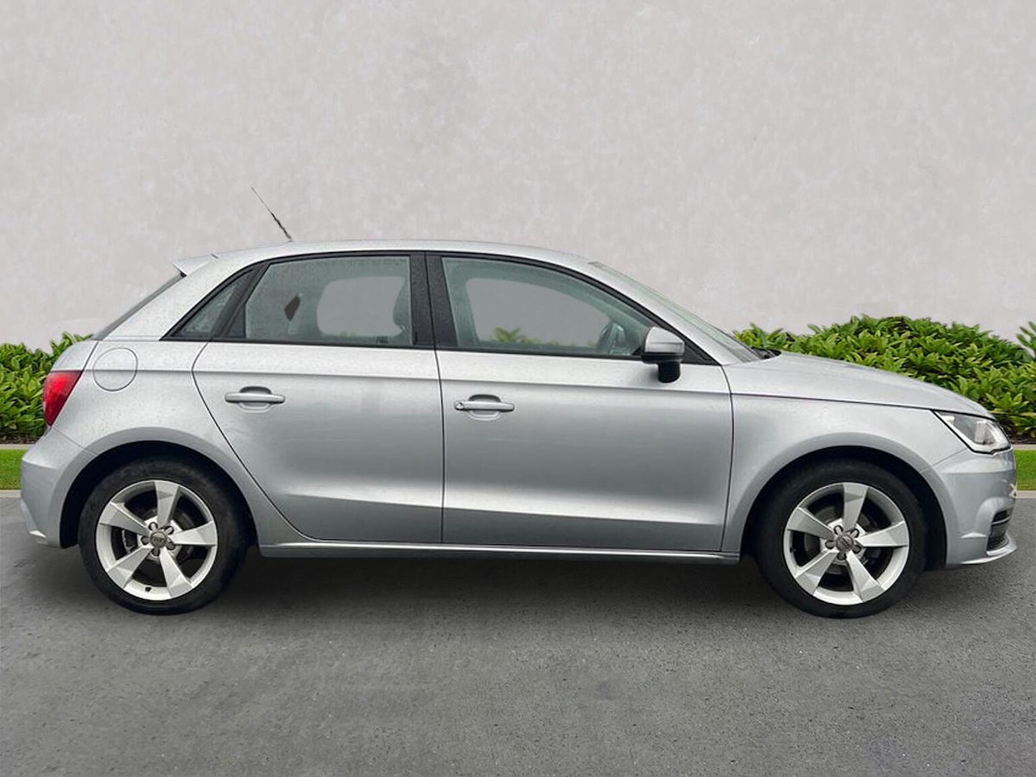 Used Audi A1 2018 for sale - 76605603: Photo 3