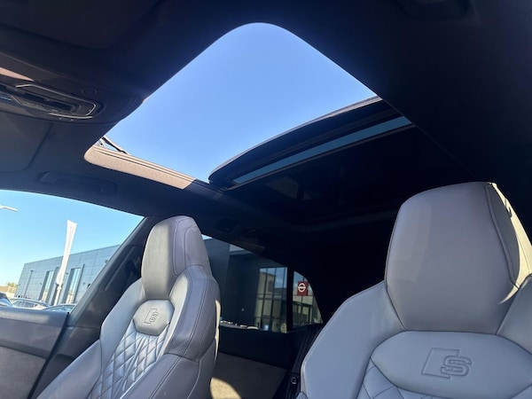 Used Audi Q8 2020 for sale - 76040697: Photo 32