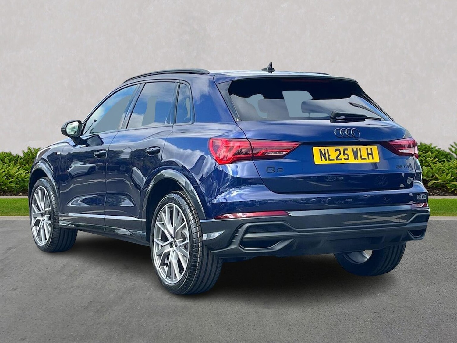 Used Audi Q3 2025 for sale - 76605596: Photo 2