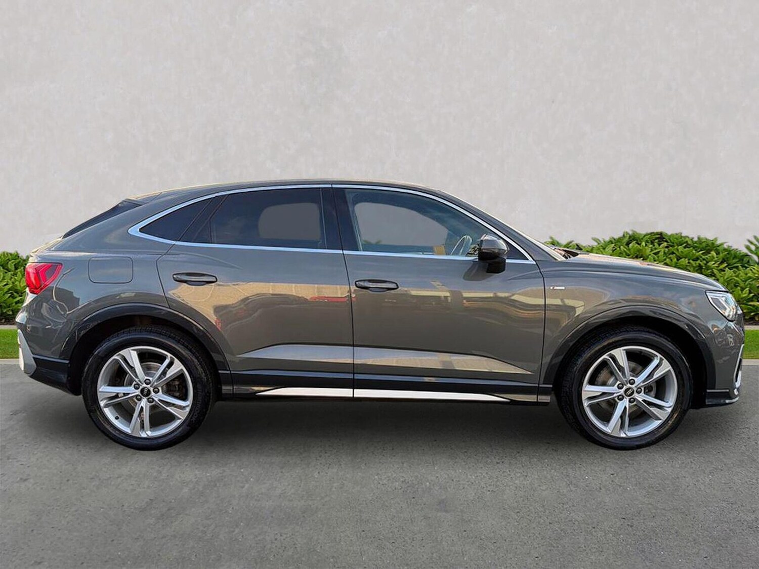 Used Audi Q3 2020 for sale - 76897062: Photo 3