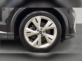 Used Audi Q4 e-tron 2023 for sale - 77059831: Photo