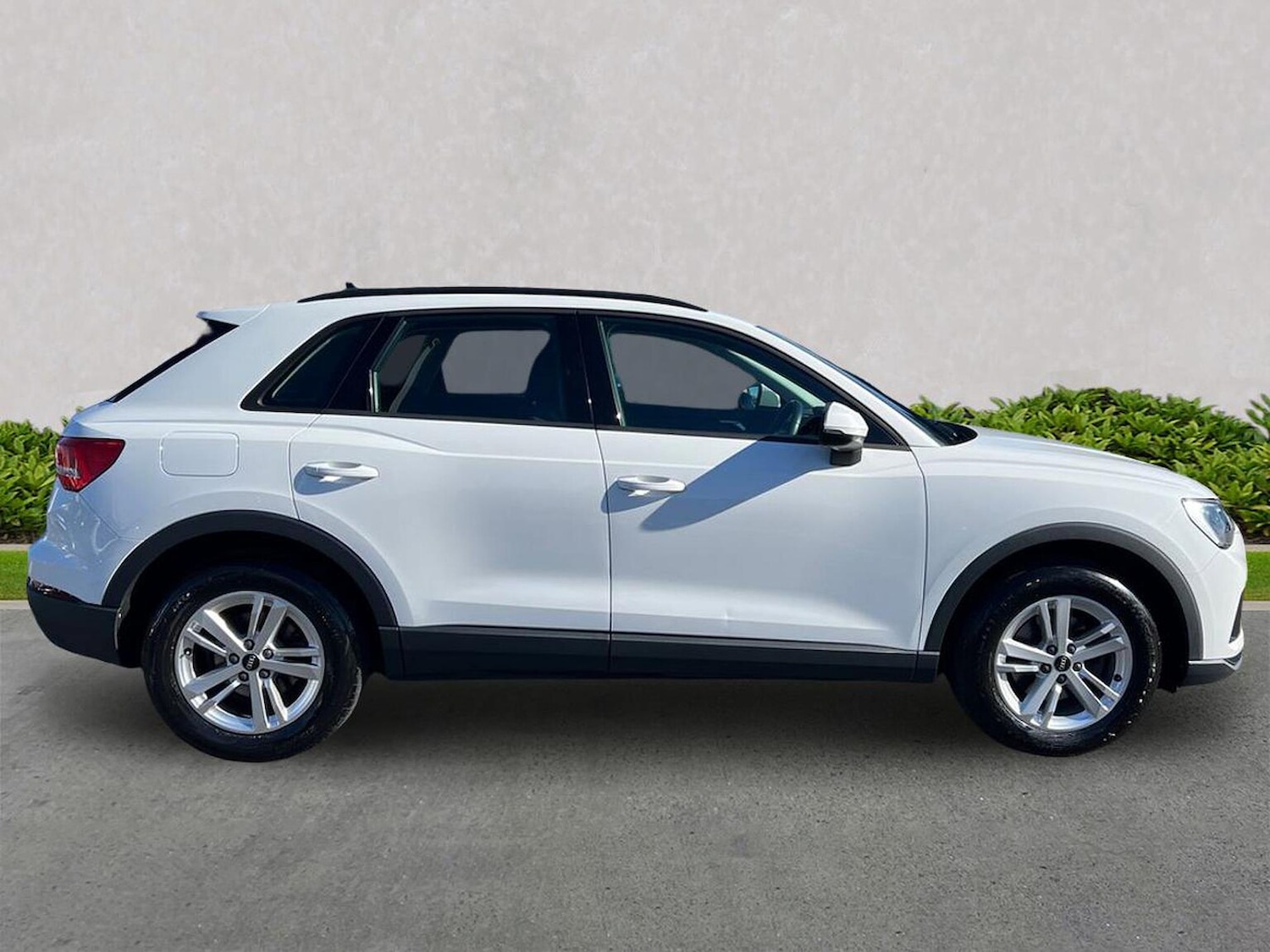 Used Audi Q3 2023 for sale - 77946078: Photo 3