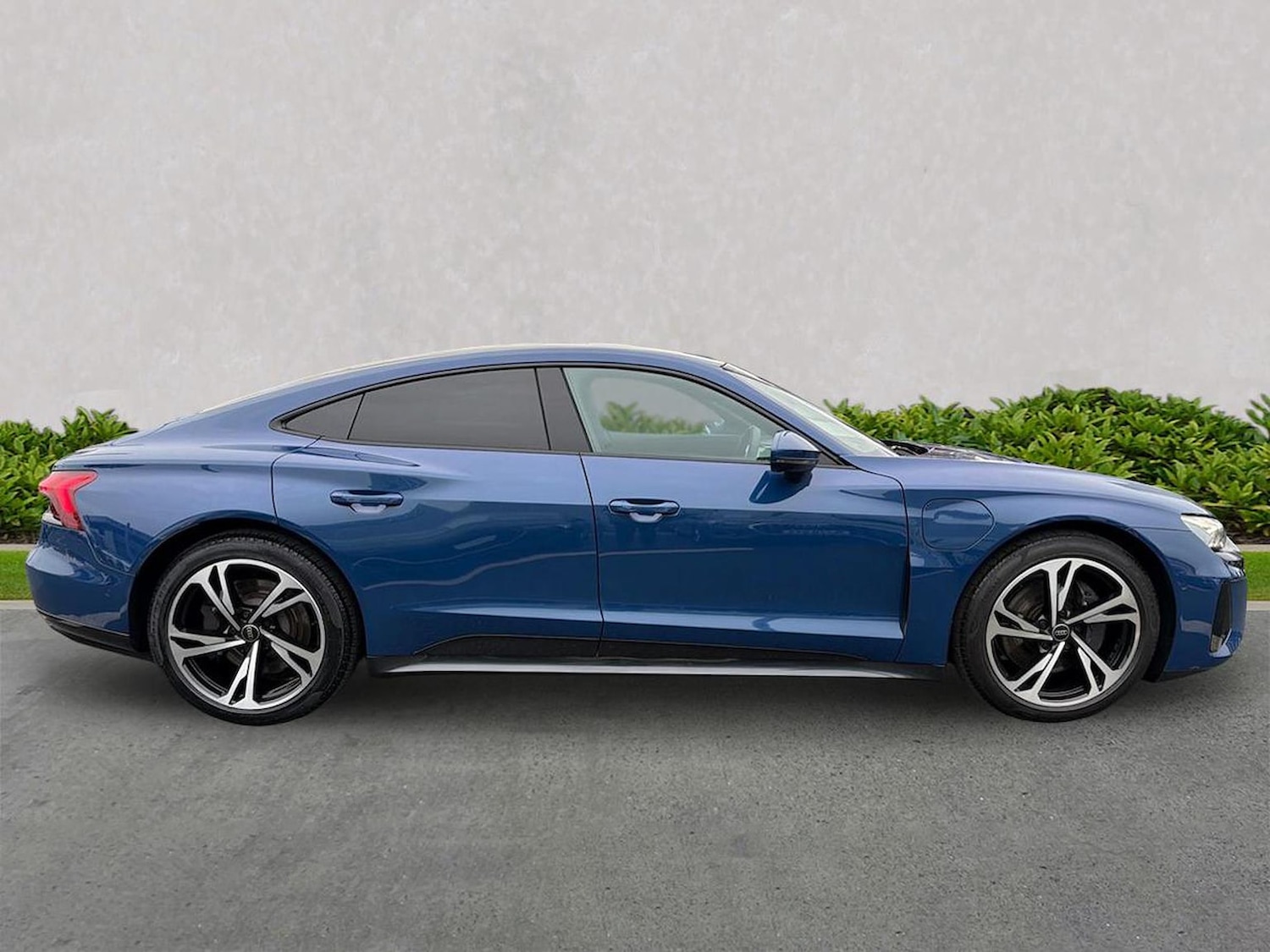 Used Audi e-tron GT 2023 for sale - 77489330: Photo 3