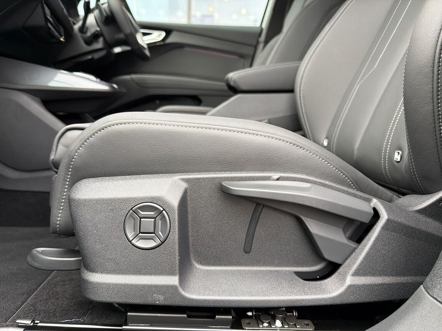 Used Audi Q4 e-tron 2025 for sale - 76763478: Photo 30