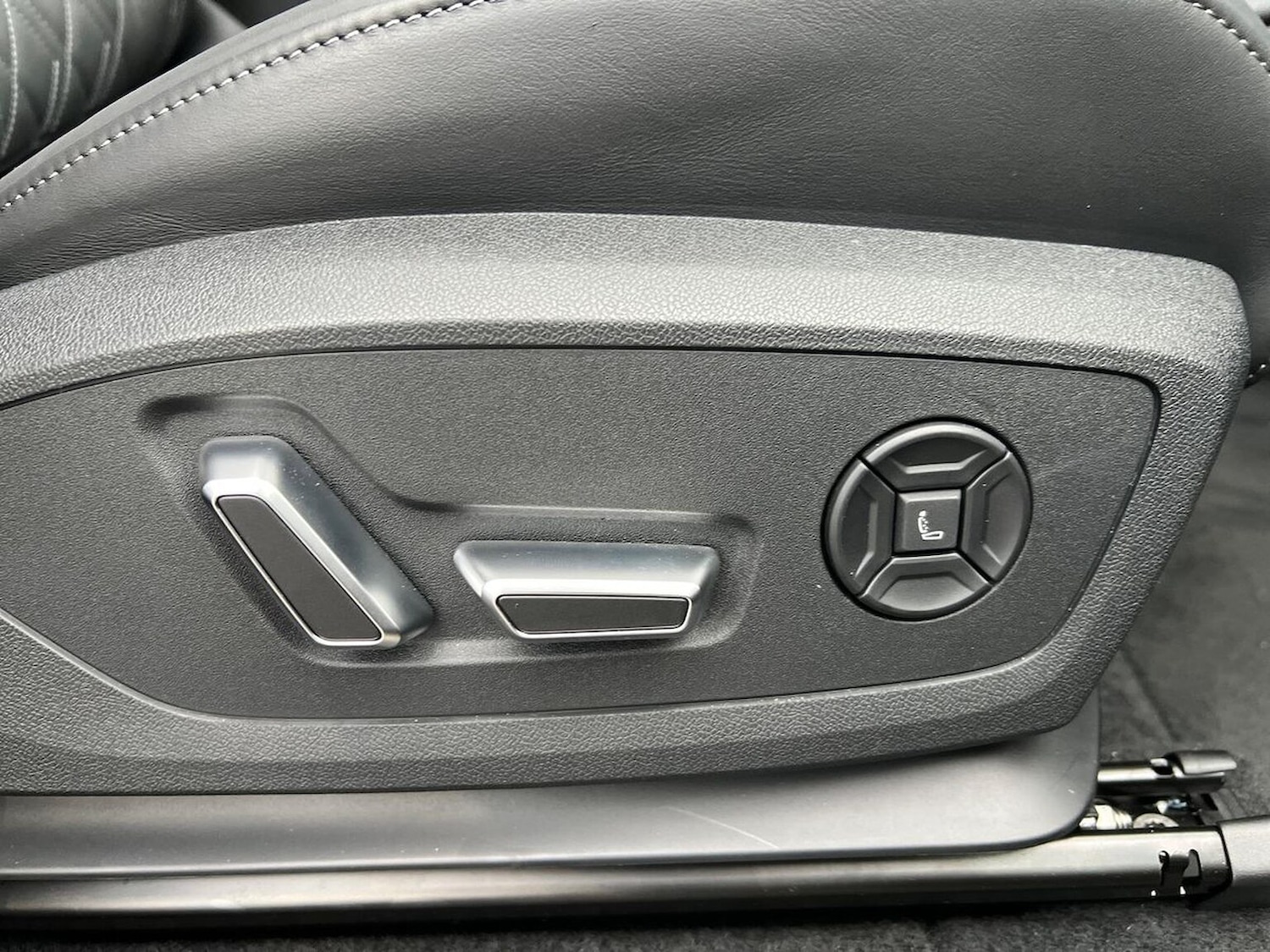 Used Audi Q6 e-tron 2025 for sale - 76884991: Photo 30