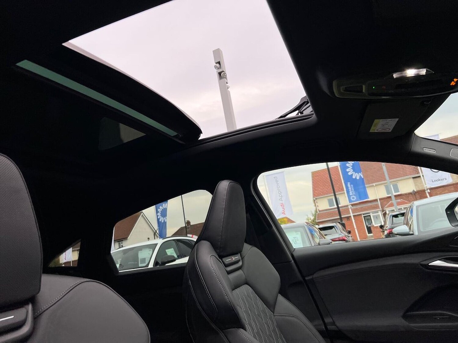 Used Audi Q6 e-tron 2025 for sale - 76884991: Photo 32