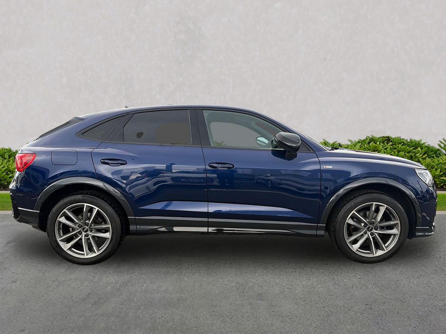 Used Audi Q3 2023 for sale - 76225124: Photo 3