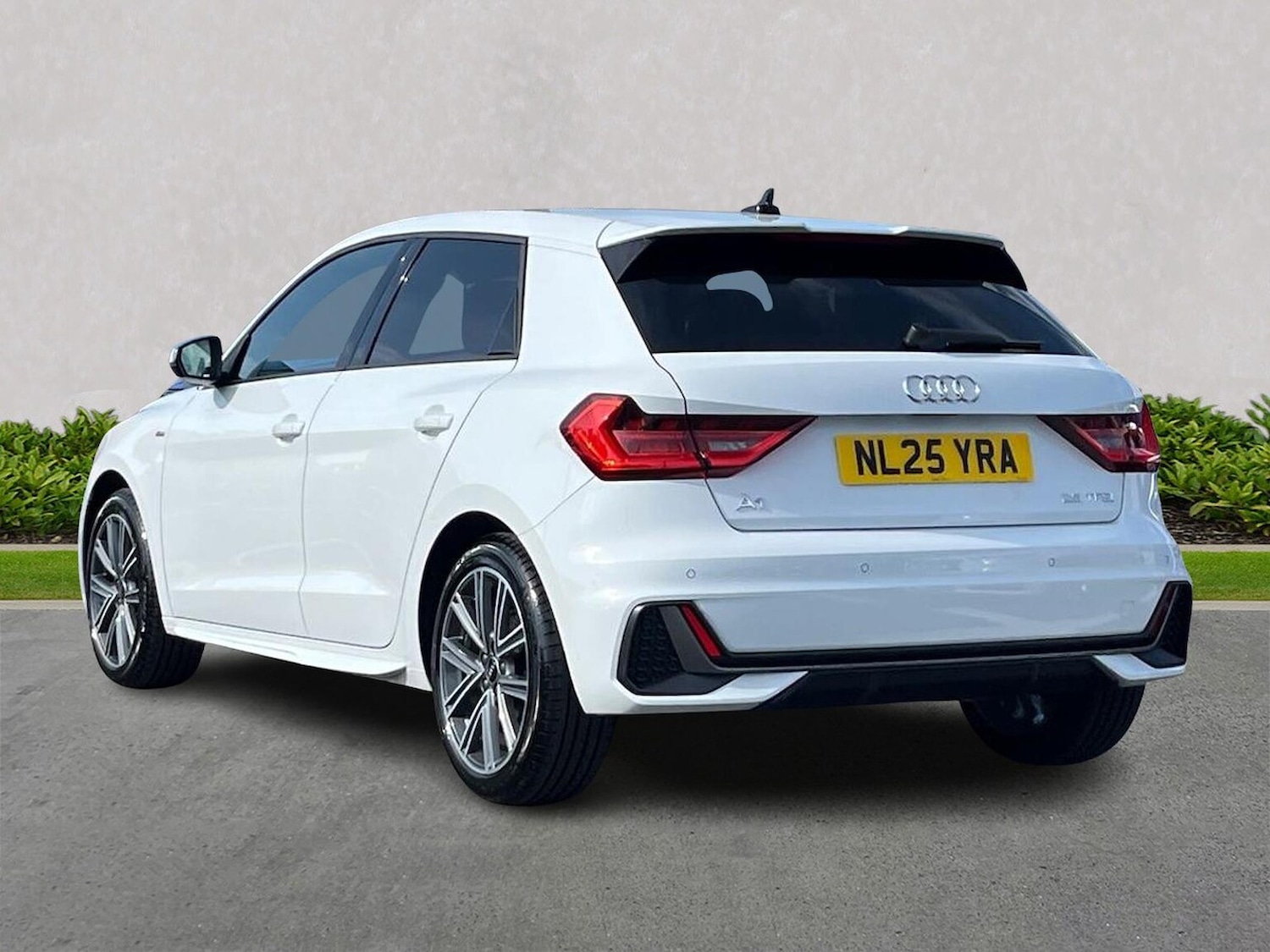 Used Audi A1 2025 for sale - 76171531: Photo 2